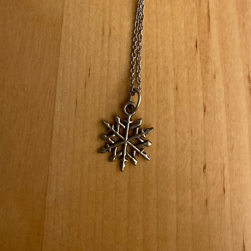 Snowflake necklace